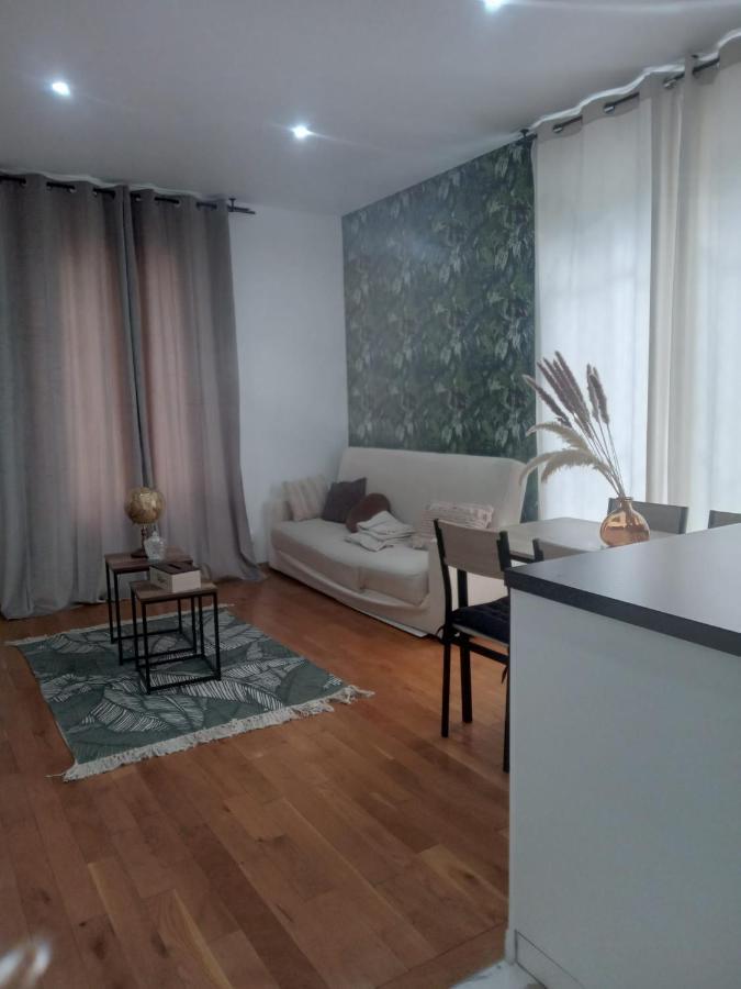 Joli Appartement De Vacances Écouen Екстериор снимка