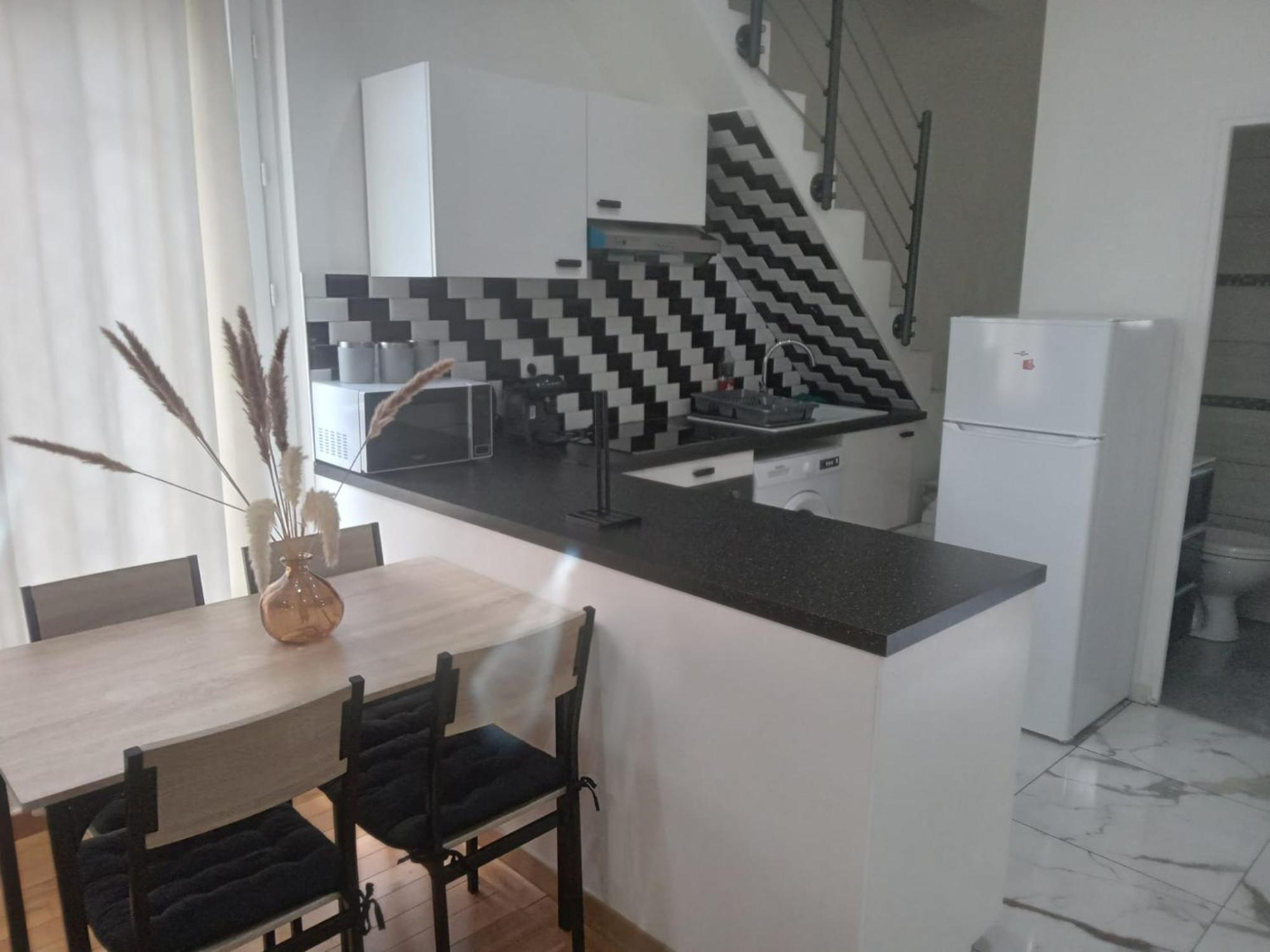 Joli Appartement De Vacances Écouen Екстериор снимка