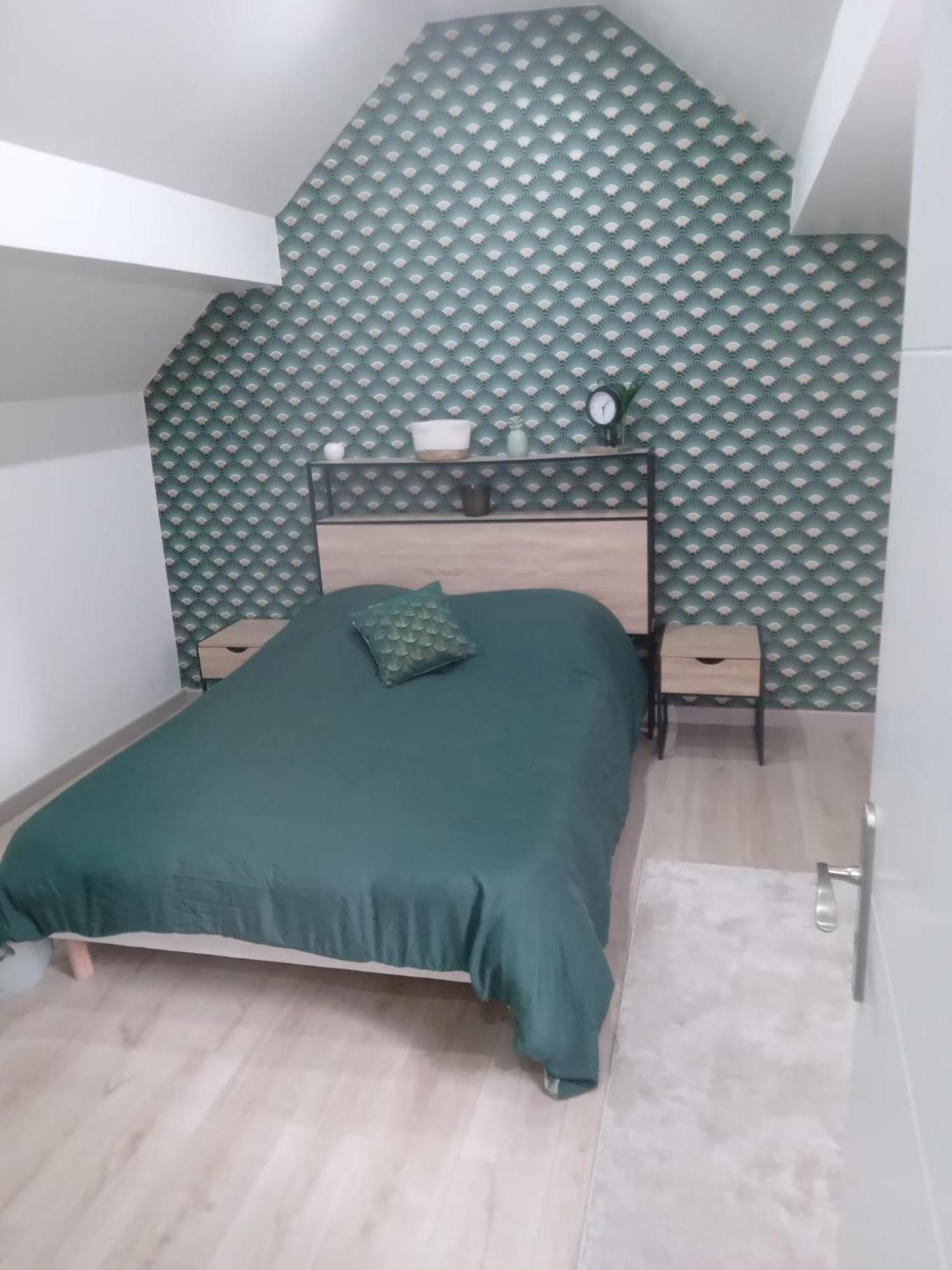 Joli Appartement De Vacances Écouen Екстериор снимка